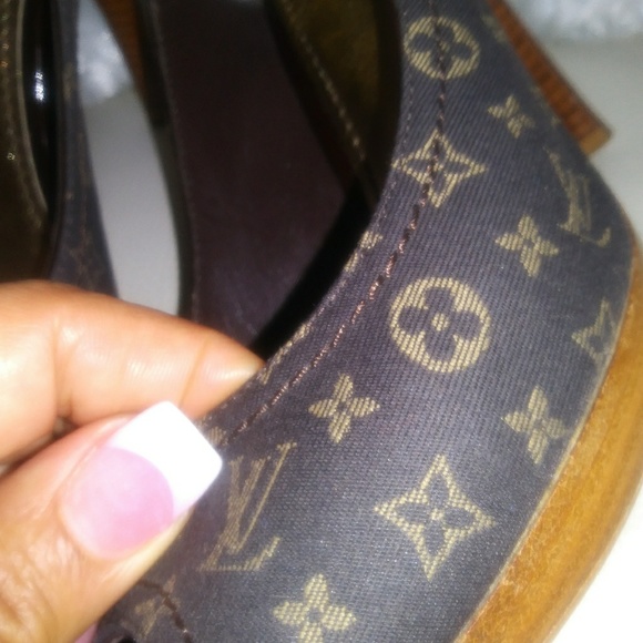**LOUIS VUITTON** HEELS~39 - Picture 6 of 7